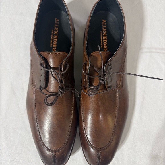 Allen Edmonds Men\'s Classic Brown Oxfords main image 8